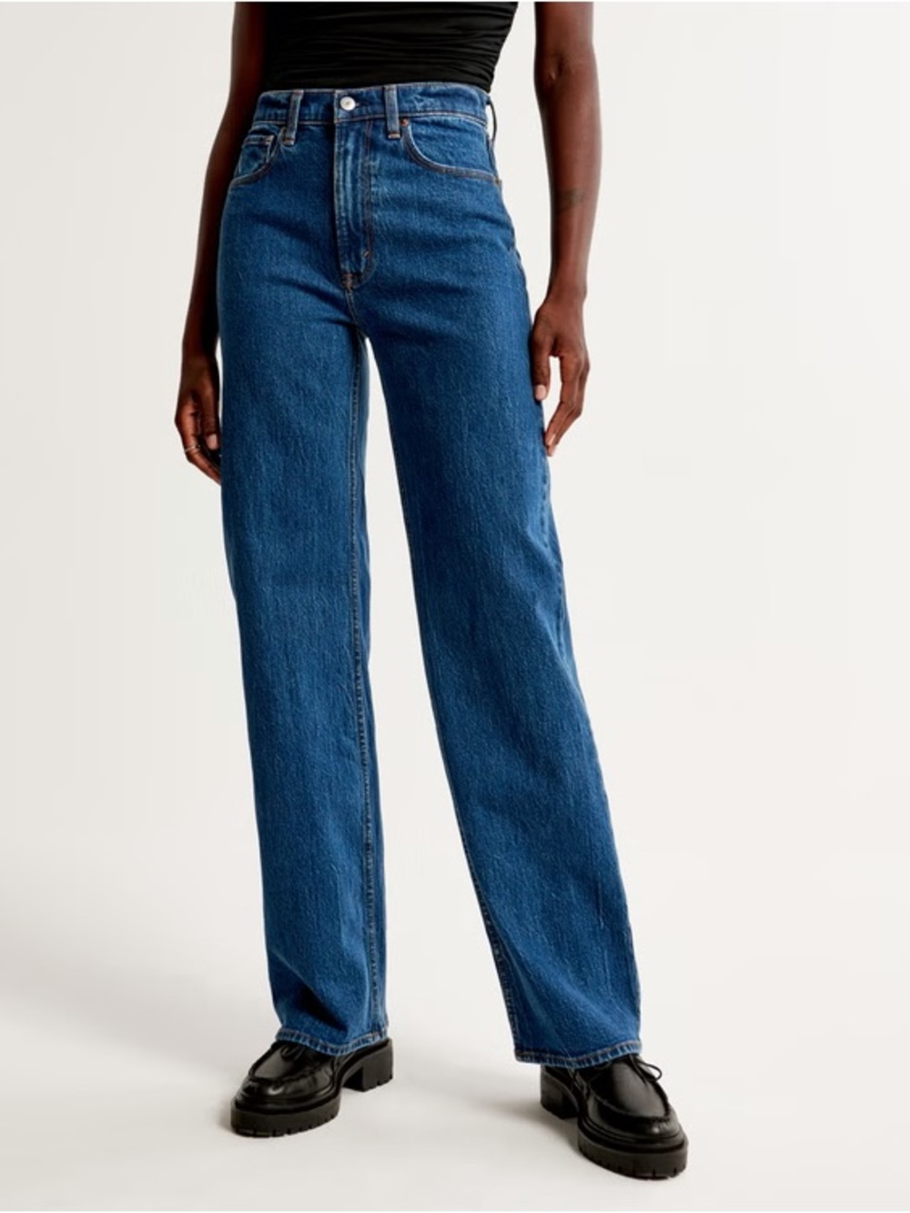 Abercrombie High Rise 90s Relaxed Jean in Dark Wash Size 29